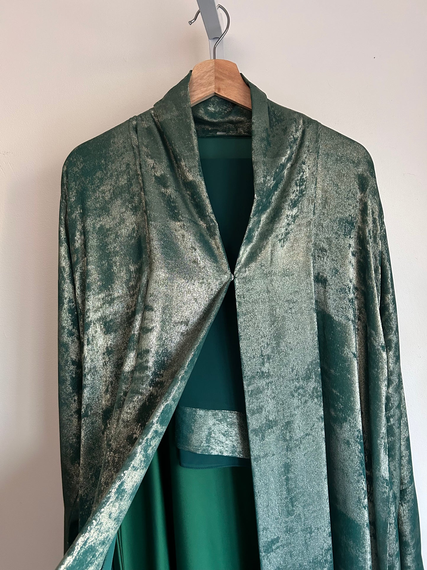 Luxurious green shimmer set